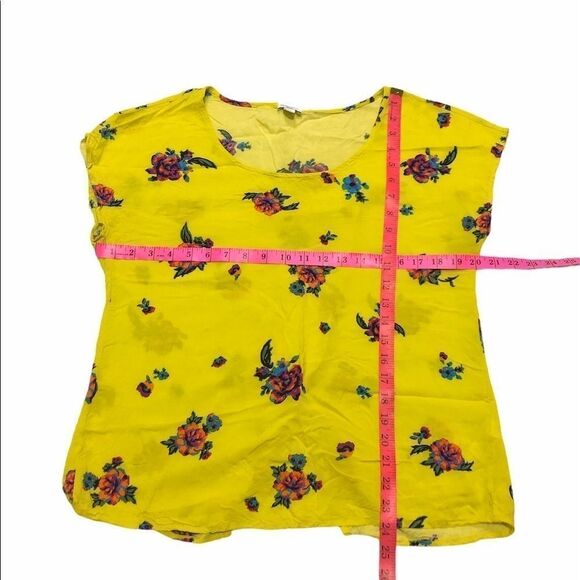 𝅺🚨 Splendid Rayon Floral Split Back Summer Blouse - Picture 7 of 7